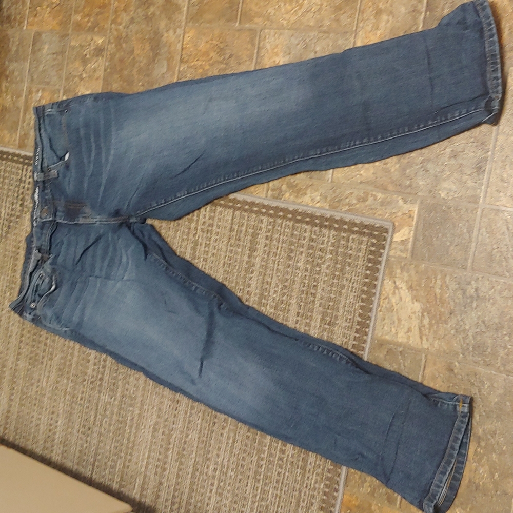 NWOT Amazon Essentials Jeans mn. sz.35x32 straight leg
